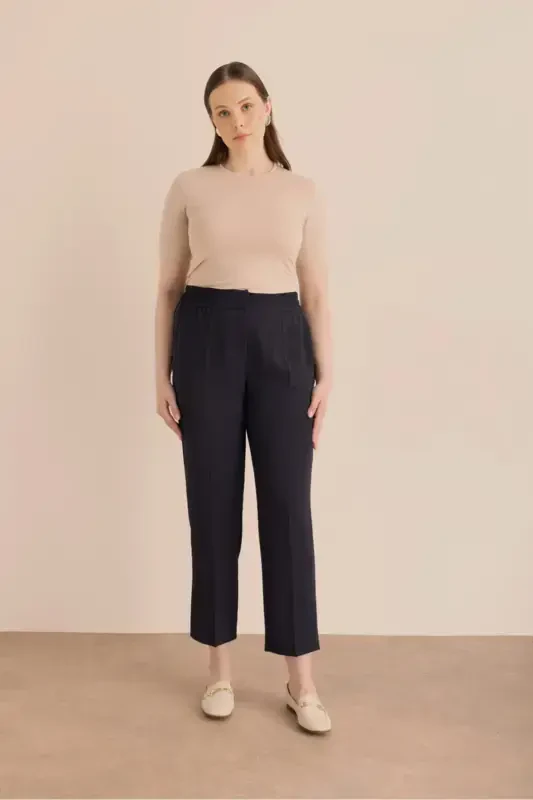 Detailed Woven Carrot Pants with Elastic Waistband - AKER