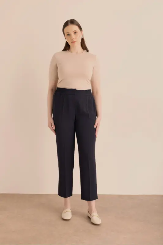 Detailed Woven Carrot Pants with Elastic Waistband - 1