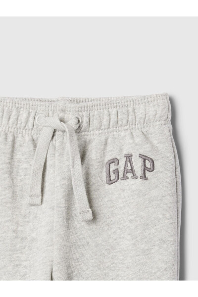 Детские серые спортивные штаны Gap с логотипом в винтажном стиле - 2