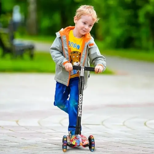 Kids Kick Scooter, 3 Wheeled Scooter for Kids, Child/Toddlers Toy, Adjustable Height, Anti-Slip Deck, Flashing Wheel Lights, for Boys/Girls 3-12 Year Old - DADDYCHILD (1)