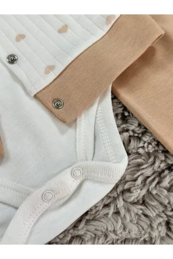 ДЕТСКИЙ КОМПЛЕКТ ИЗ 3 ПРЕДМЕТОВ ДЛЯ ДЕВОЧКИ С СЕРДЕЧНЫМ УЗОРОМ - 4