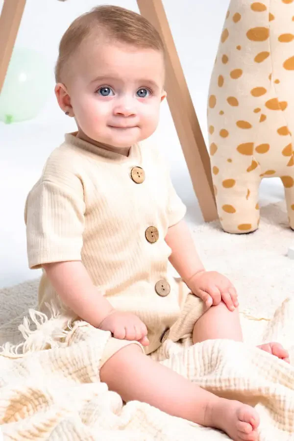 Детский комплект с органическим комбинезоном на пуговицах из дерева с коротким рукавом - 1