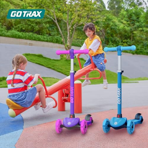 Детский самокат Gotrax KS1, светодиодные колеса и 3 регулируемые по высоте руля, управление наклоном и широкая нескользящая платформа, 3-х колесный самокат для мальчиков и девочек от 2 до 8 лет и весом до 100 фунтов - 2