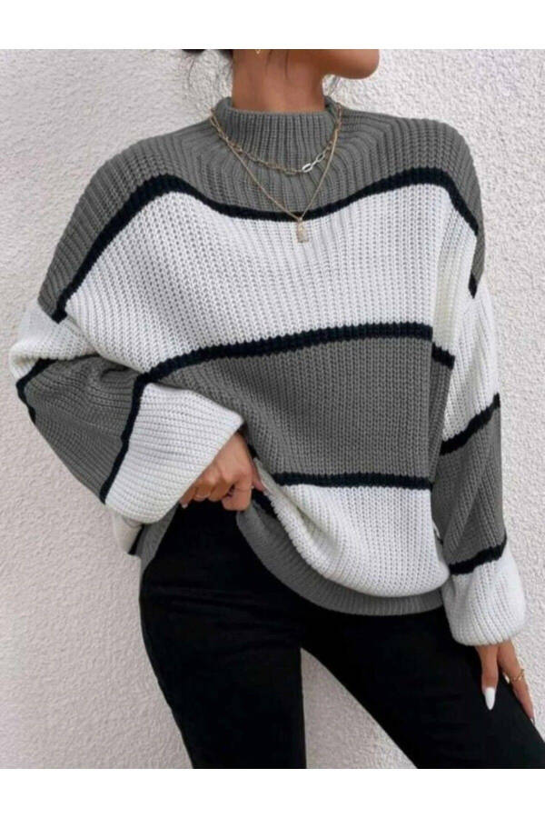Dier Moda Women's Striped Oversized Sweater - 1