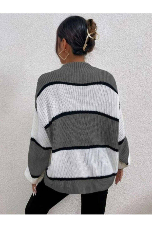 Dier Moda Women's Striped Oversized Sweater - 5