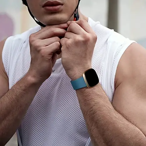 Dirrelo Bands Fitbit Versa 3 & Sense bilan mos keladi, (4 dona) O'zgartiriladigan TPU Sport bilaguzuklar Versa 3 Sense Band ayollar erkaklar uchun, Katta (Qora To'q ko'k Indigo Kulrang) - 4