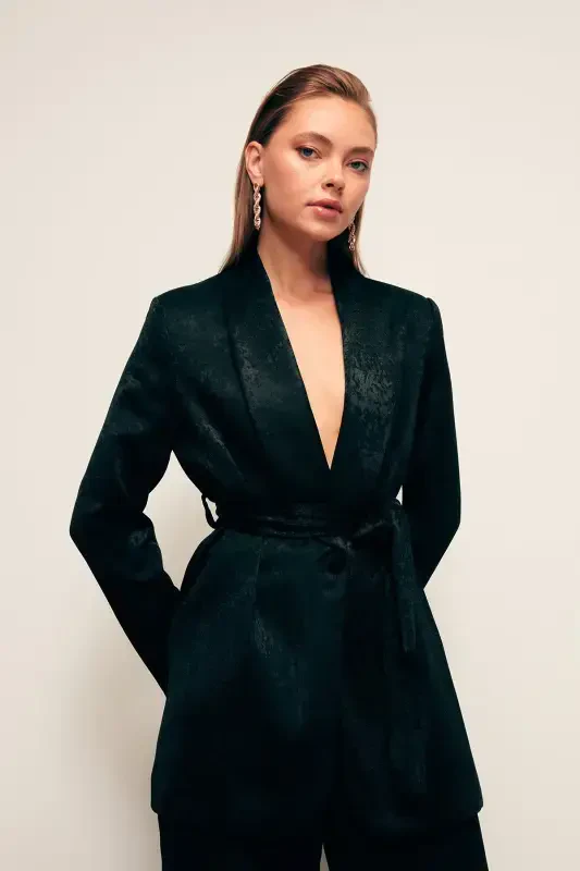 Длинное пальто с поясом - ЧЕРНЫЙ - SATEEN