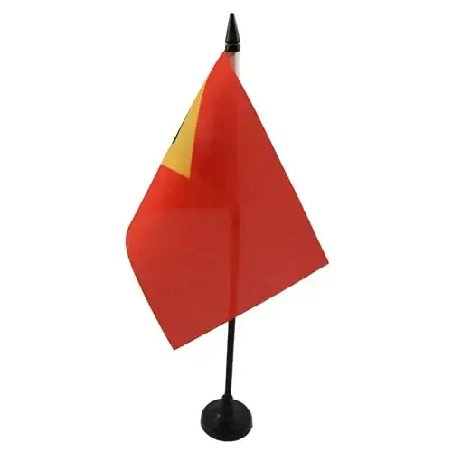 East Timor Table Flag 4'' x 6'' - East Timorese Desk Flag 15 x 10 cm. - Black plastic stick and base - AZ FLAG - AZ FLAG (1)