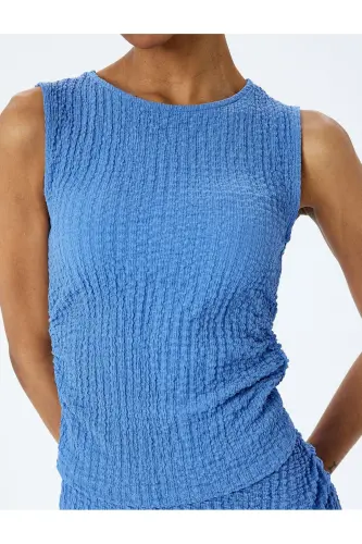 Dokulu Slim Fit Bisiklet Yaka Kolsuz Bluz - 5