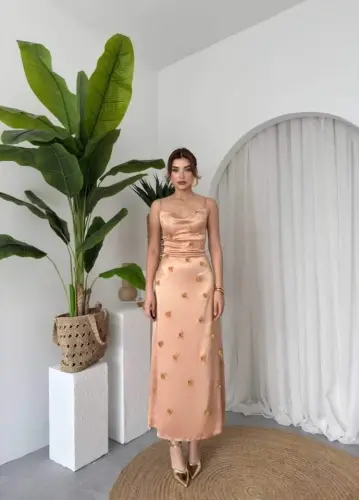 Dora Çiçek Detaylı Elbise - 7