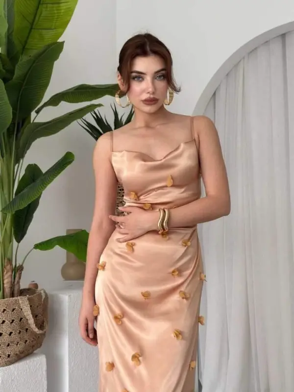 Dora Çiçek Detaylı Elbise - 4