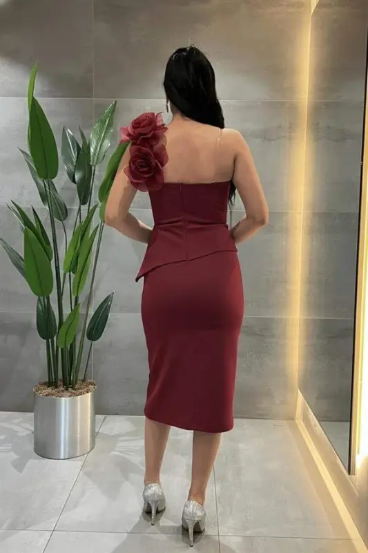 Double Kumaş Tek Kol Gül Detaylı Kalem Elbise - BORDO - 3