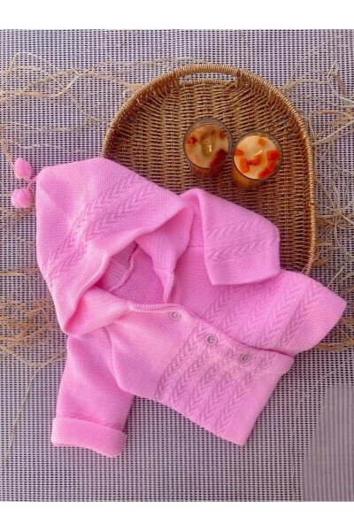 Double-layered knitted hooded cardigan for babies. - 1