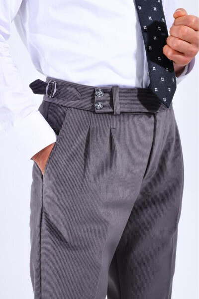 Double Pleated Men's Trousers - Stylish and Comfortable Design - 2