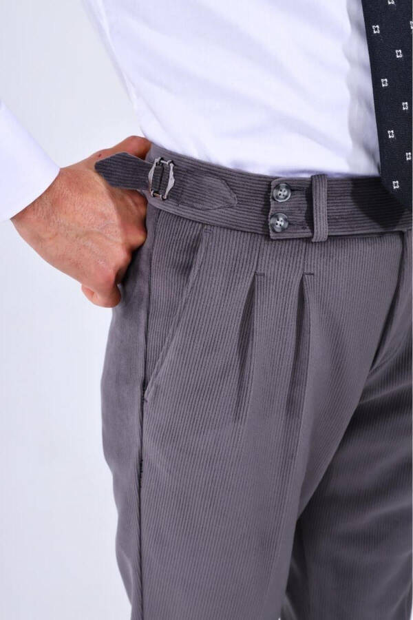 Double Pleated Men's Trousers - Stylish and Comfortable Design - 3