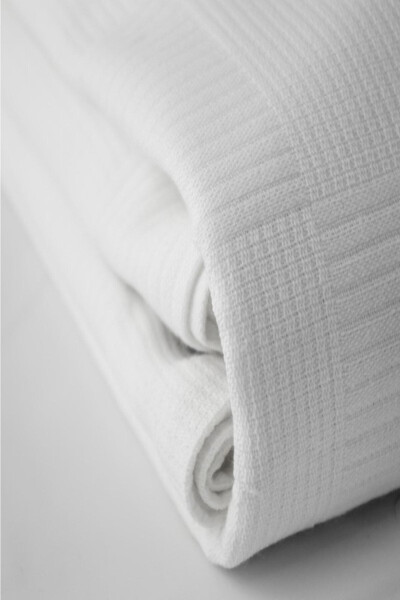 Double White Checkered Blanket, Checkered Hotel Blanket 200x230 - 2