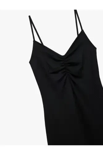 Drape Detaylı Bürümcük Kumaş İnce Askılı Midi Elbise - 5