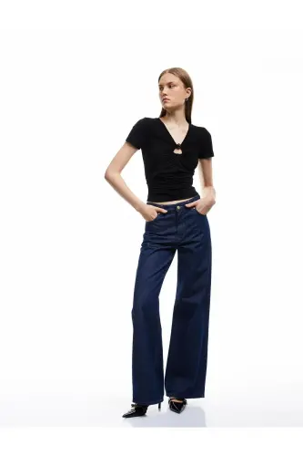 Draped Short Sleeve Accessory Detailed V-Neck T-Shirt - KOTON (1)