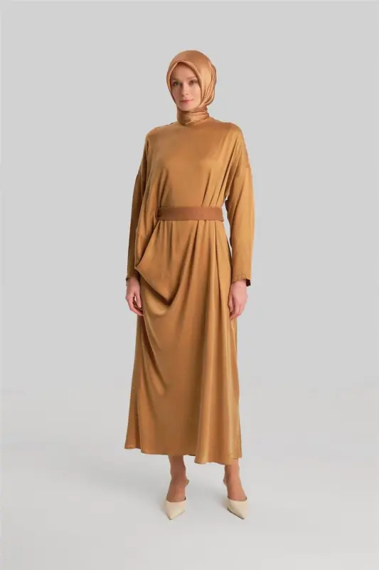 Drapeli va kamarli libos 24y9832 Gold - 2