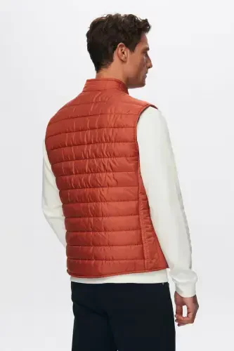 Ds Damat Regular Fit G'isht Rangi Tik Yoqali Elyaf To'ldirilgan Mavsumiy Fermuarli Shishgan Jilet-To'q sariq - 4