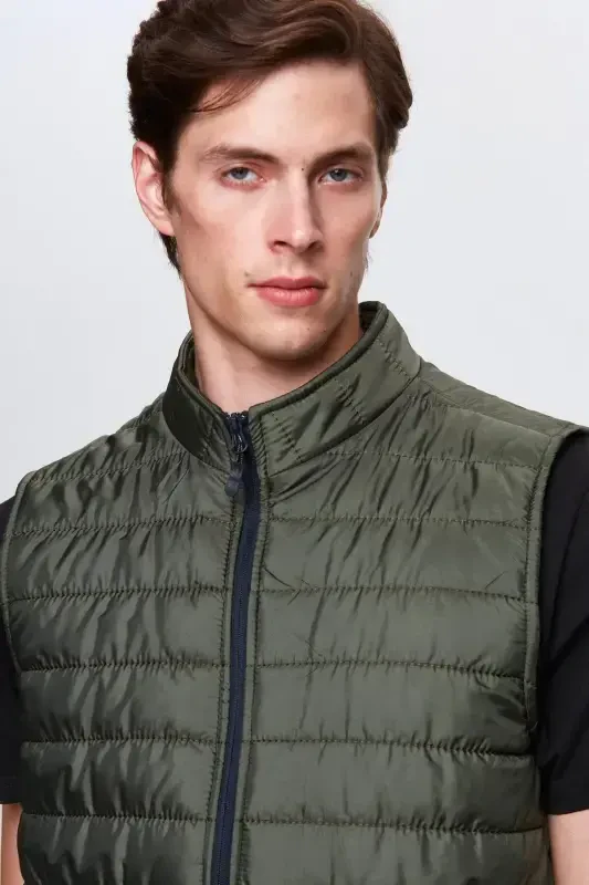 Ds Damat Regular Fit Haki Dik Yaka Elyaf Dolgulu Mevsimlik Fermuarlı Şişme Yelek Mont-Yeşil - 3