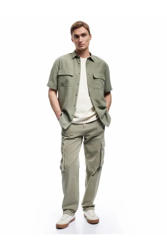 Düğmeli Klasik Yaka Kapaklı Cep Detaylı Rayon Regular Fit Viskon Kısa Kollu Gömlek-Haki - 2