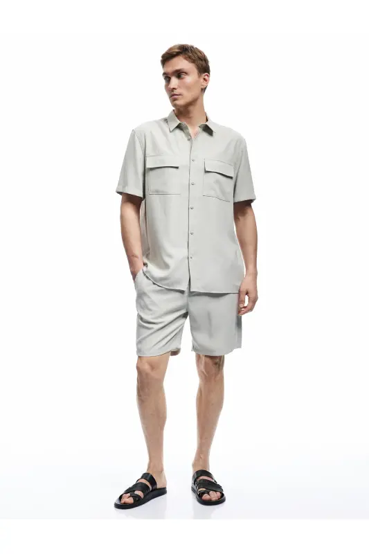 Düğmeli Klasik Yaka Kapaklı Cep Detaylı Rayon Regular Fit Viskon Kısa Kollu Gömlek-Gri - 1