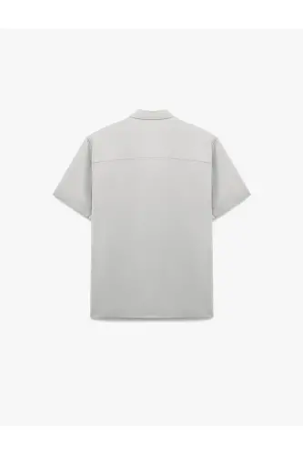 Düğmeli Klasik Yaka Kapaklı Cep Detaylı Rayon Regular Fit Viskon Kısa Kollu Gömlek - Gri - 4