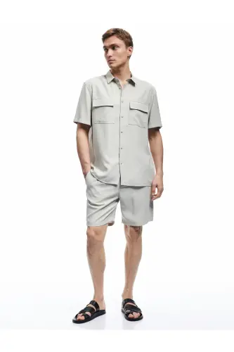 Düğmeli Klasik Yaka Kapaklı Cep Detaylı Rayon Regular Fit Viskon Kısa Kollu Gömlek-Gri - 1