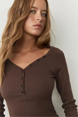 Düğmeli t-shirt-Kahverengi - 4