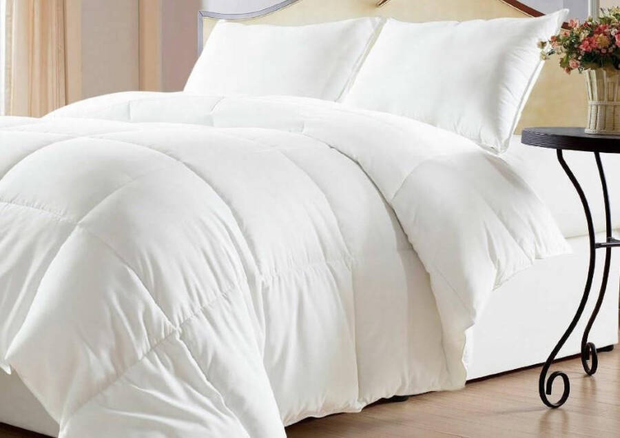 Duvet World Double Microfiber Duvet - 7