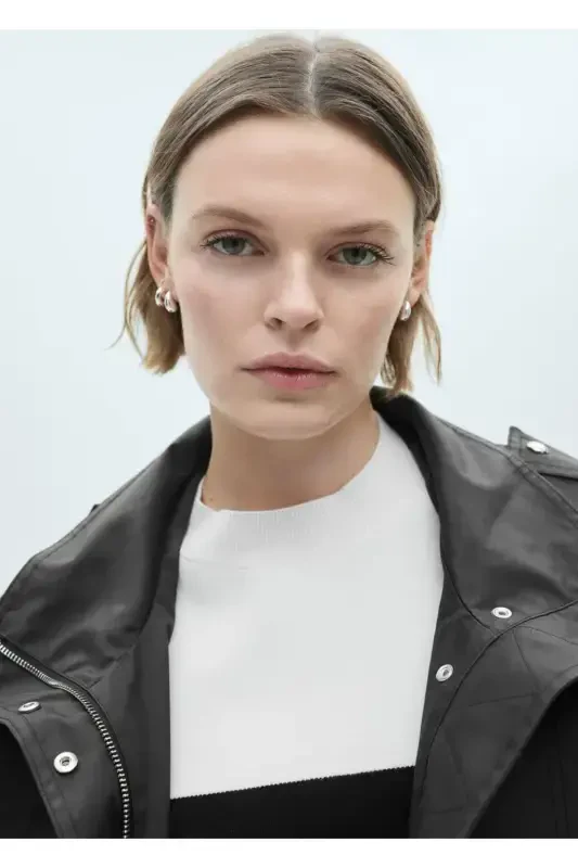 Двухцветный свитер с воротником перкинс - 8