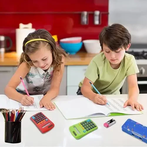 Dyrfolm 20 Pack cho'ntak kalkulyatori, mini kalkulyatorlar, cho'ntak o'lchamli asosiy kalkulyatorlar, quyosh batareyasi ikki quvvatli stol kalkulyatorlari, talabalar uchun 8 xonali displeyli asosiy kalkulyator bolalar uy ofisi (ko'p rangli) - 6