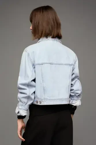 Джинсовая куртка с обрезанным низом - 5