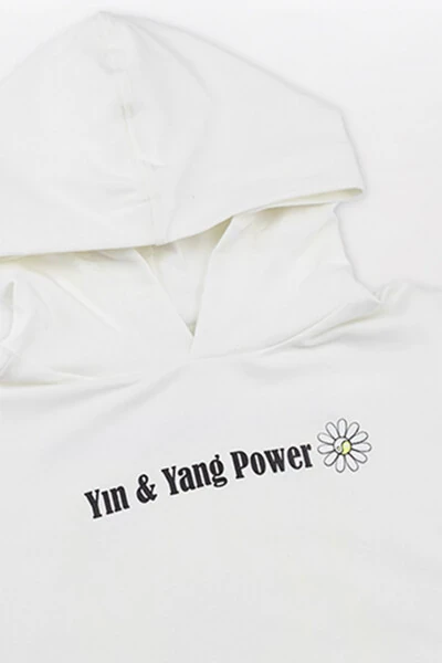 Джинсовая толстовка с капюшоном экрю цвета с подробной вышивкой - 5