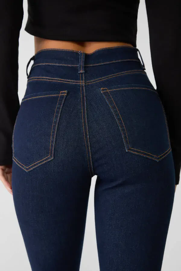 Джинсы D74 Slim Fit с испанским кроем - 4