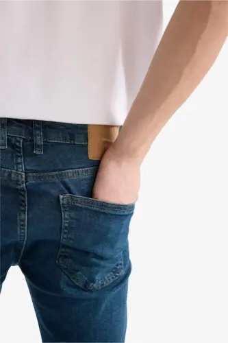 Джинсы Sergio Regular Fit прямого кроя с нормальной посадкой и штанинами-трубами темно-зеленого цвета - 3