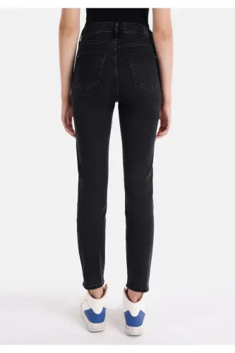 Джинсы женские Slim Fit, с нормальной талией, прямого кроя - COLIN'S (1)
