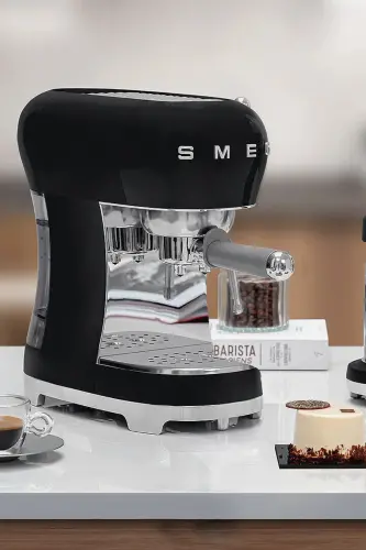 Ecf02bleu Black Espresso Coffee Machine - SMEG (1)