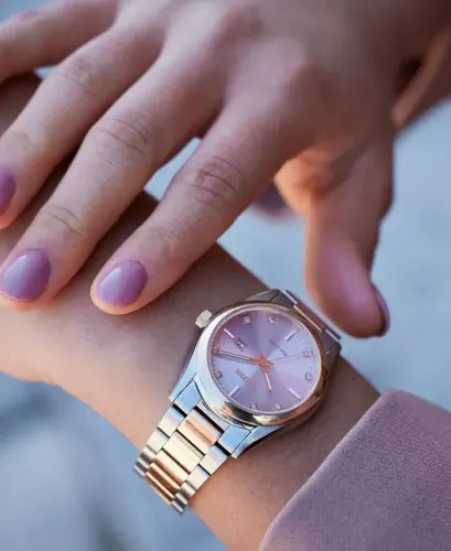 Eco-Drive Ayollar Sport Luxury Olmos Accent Ikki Tonli Zanglamaydigan Po'lat Bilaguzuk Soati 33mm-Ikki tonli - 3