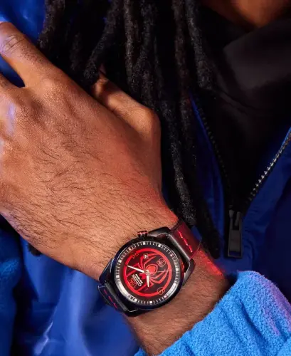 Eco-Drive erkaklar Marvel Miles Morales qora charm tasma soati 42mm - 6