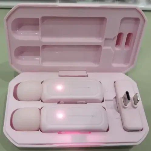 Ecomxia 2 Pack iPhone iPad Android uchun simsiz Lavalier mikrofon, zaryadlash qutisi bilan - 7 soatlik video yozish, Vlogging, YouTube, intervyu, 3 rejimli shovqinni kamaytirish uchun qisqichli mikrofon (pushti) - 2