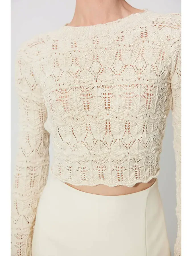 Ecru Back-Open Crew Neck Knit Sweater - 10