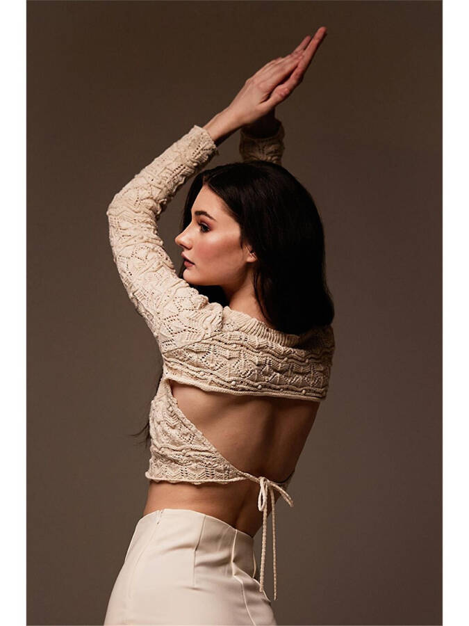 Ecru Back-Open Crew Neck Knit Sweater - 1