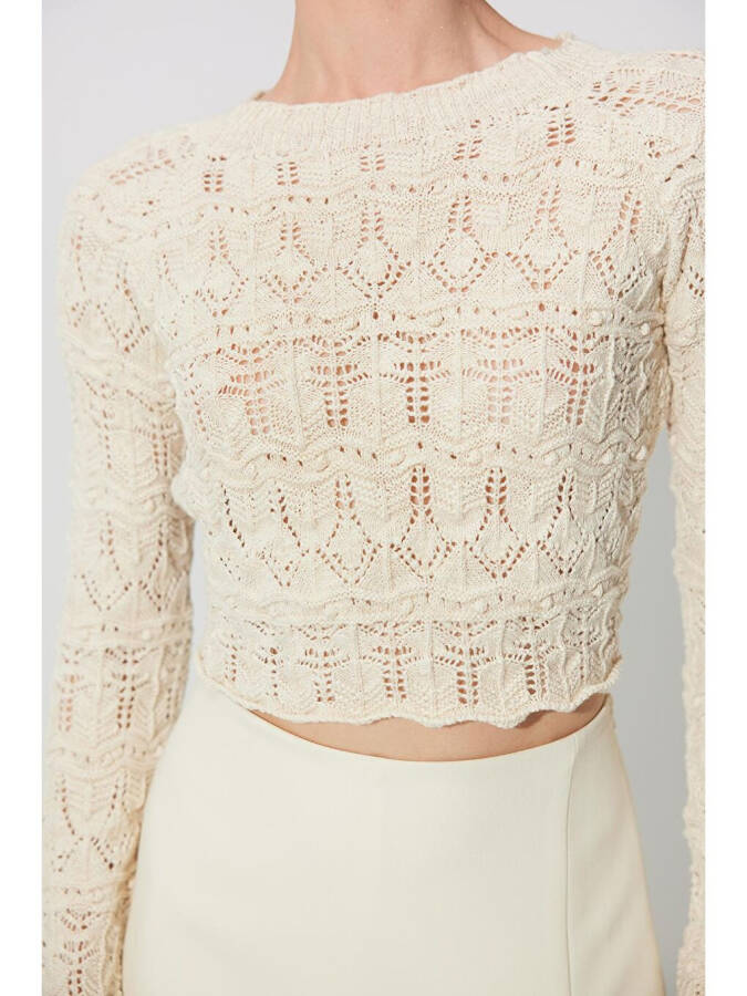 Ecru Back-Open Crew Neck Knit Sweater - 5