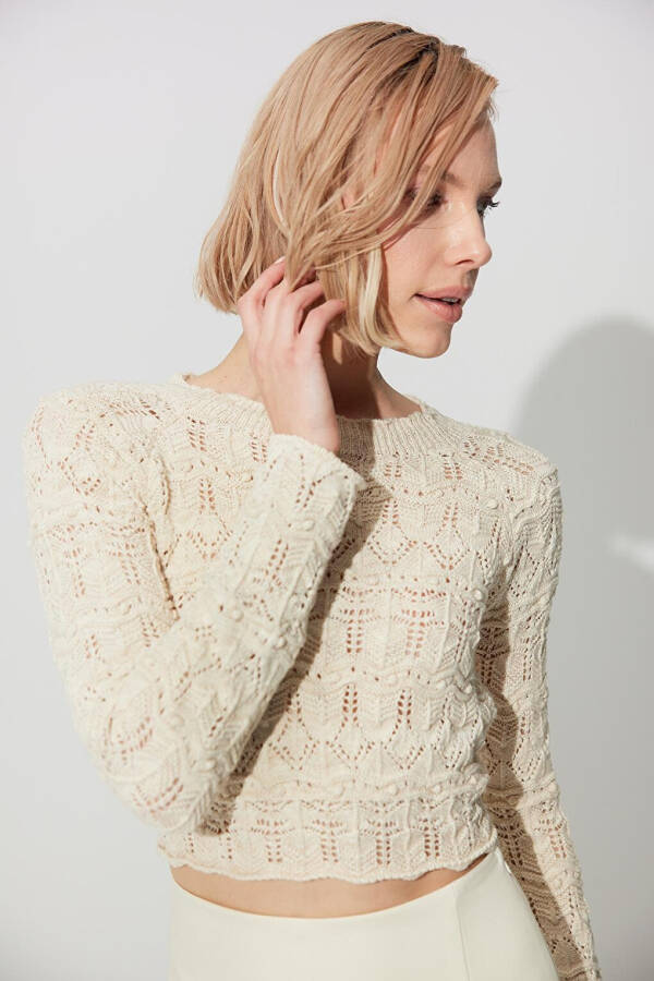 Ecru Back-Open Crew Neck Knit Sweater - 23