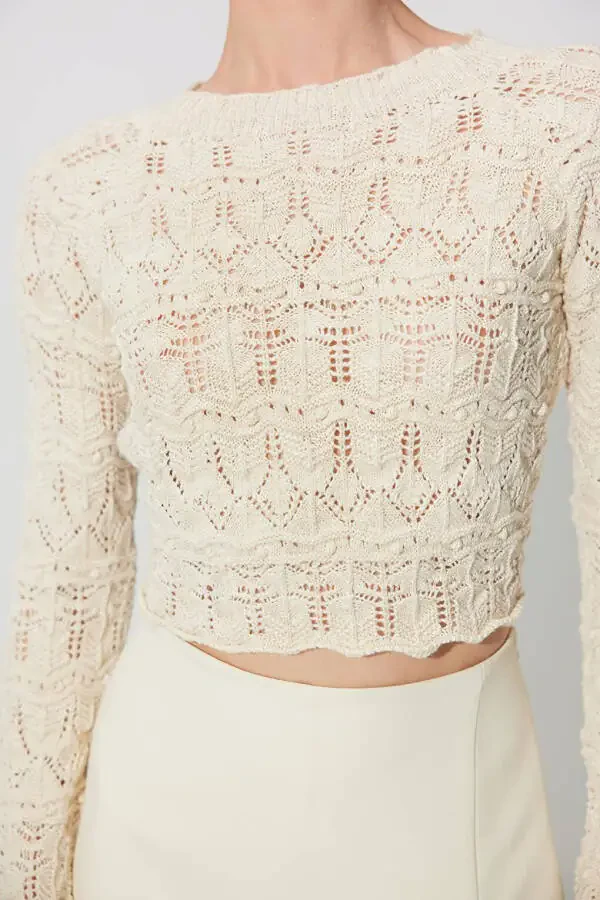 Ecru Back-Open Crew Neck Knit Sweater - 20
