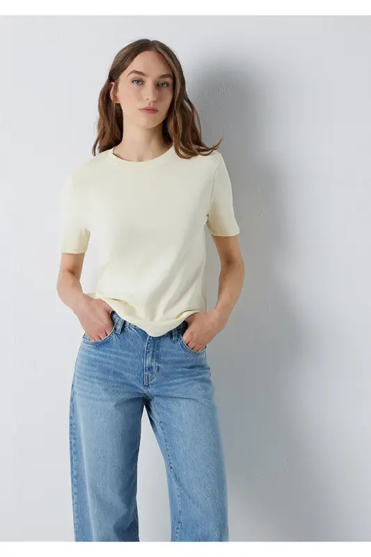 Ecru Basic T-Shirt Semi Slim Fit / Semi Slim Fit 1612916-70069 - Ecru - MAVI