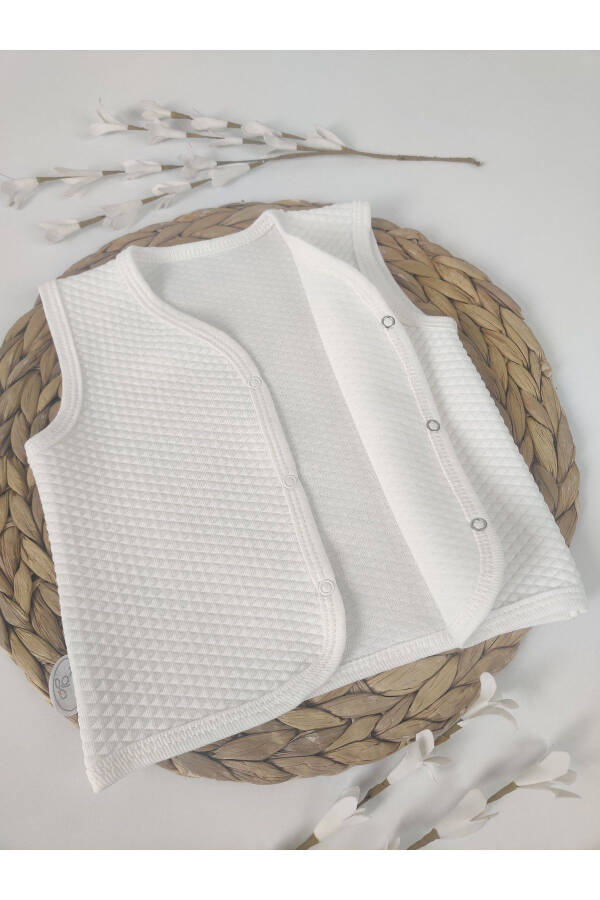 Ecru cotton, snap button, sleeveless and quilted newborn vest. Gift. - 5