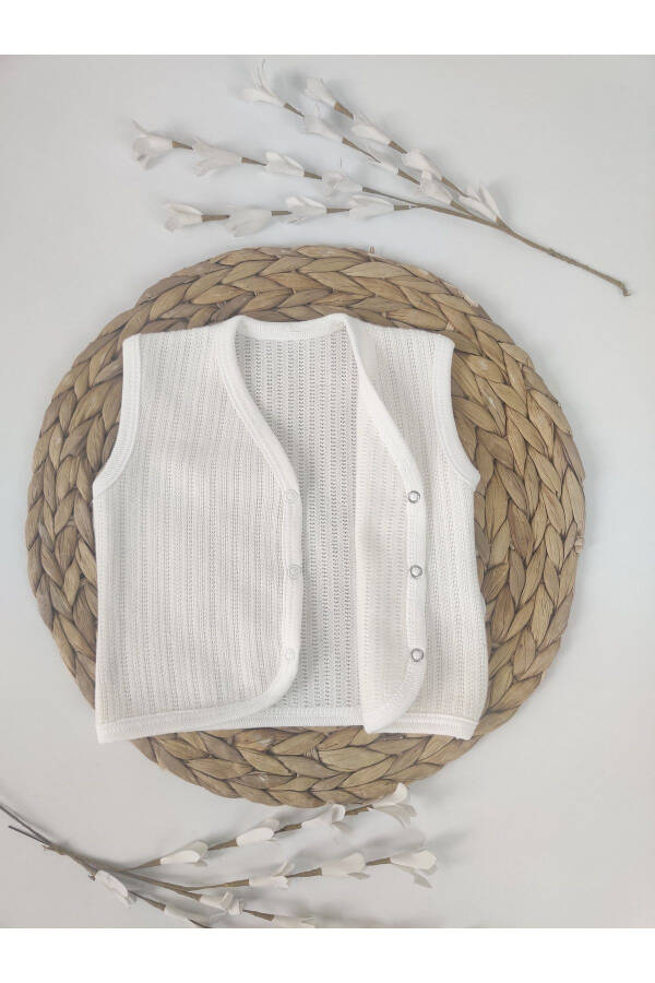 Ecru knitted baby vest for girls and boys, seasonal, 100% cotton, snap closure, sleeveless, newborn gift. - 6